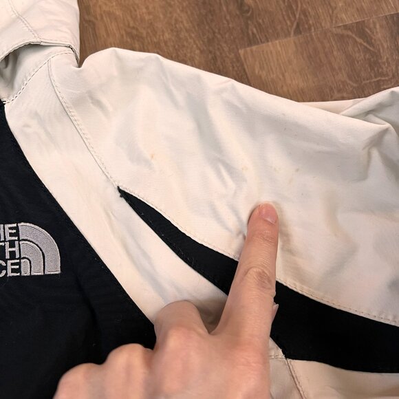 The North Face HyVent Waterproof Ski Winter Jacket with Detachable Hood Sz M - Picture 14 of 16